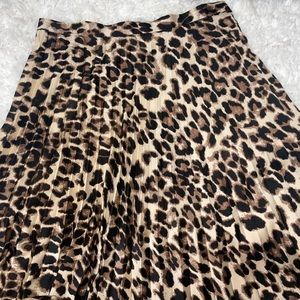 Leopard pleated skirt